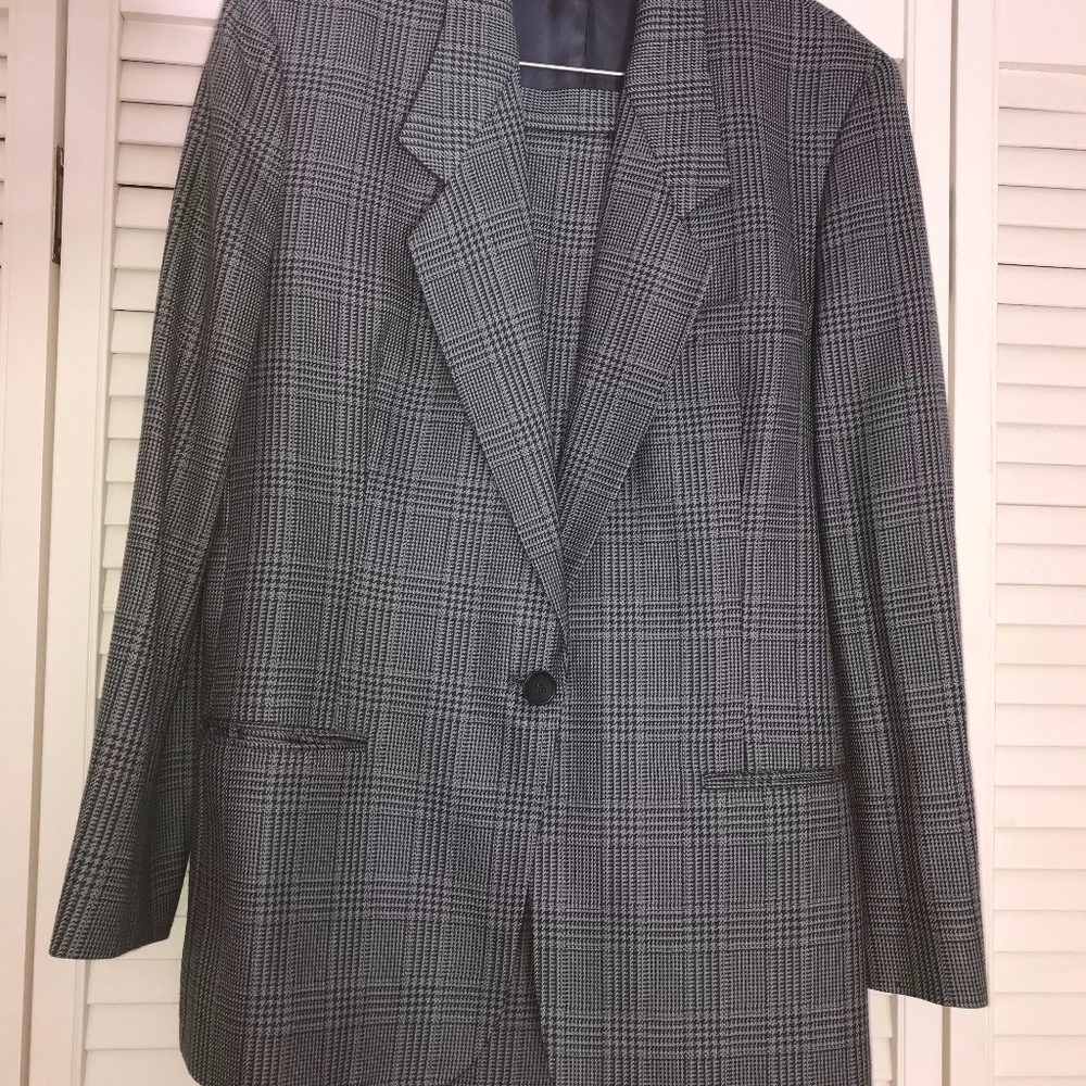 Ladies Professional / Business Skirt Suit